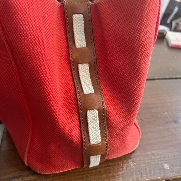 Michael Kors Red and White Shoulder Bag with Gold Accents - Picture 3 of 10